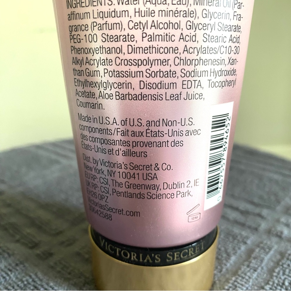 Victoria's Secret Velvet Petals Fragrance Lotion - Picture 5 of 6
